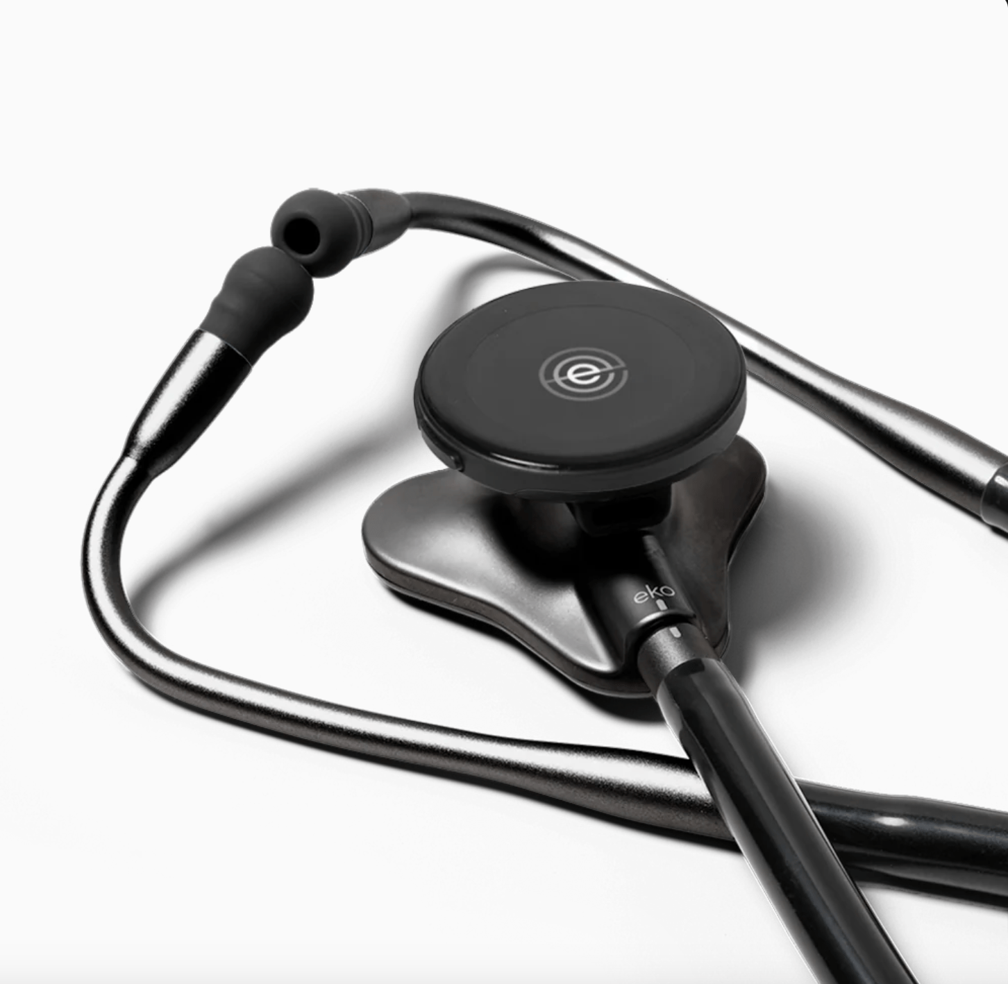 Estetoscopio Digital Eko CORE 500, dispositivo médico avanzado para monitoreo cardíaco preciso en hospitales