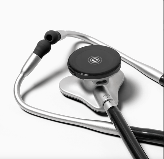 Estetoscopio digital Eko CORE 500 para profesionales de salud, tecnología avanzada para diagnósticos precisos.